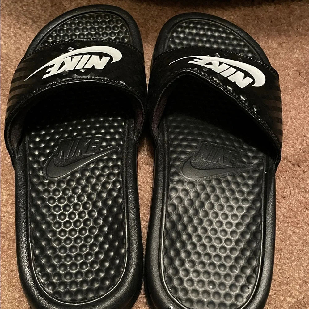 Nike Black Slide Sandals - Picture 2 of 4